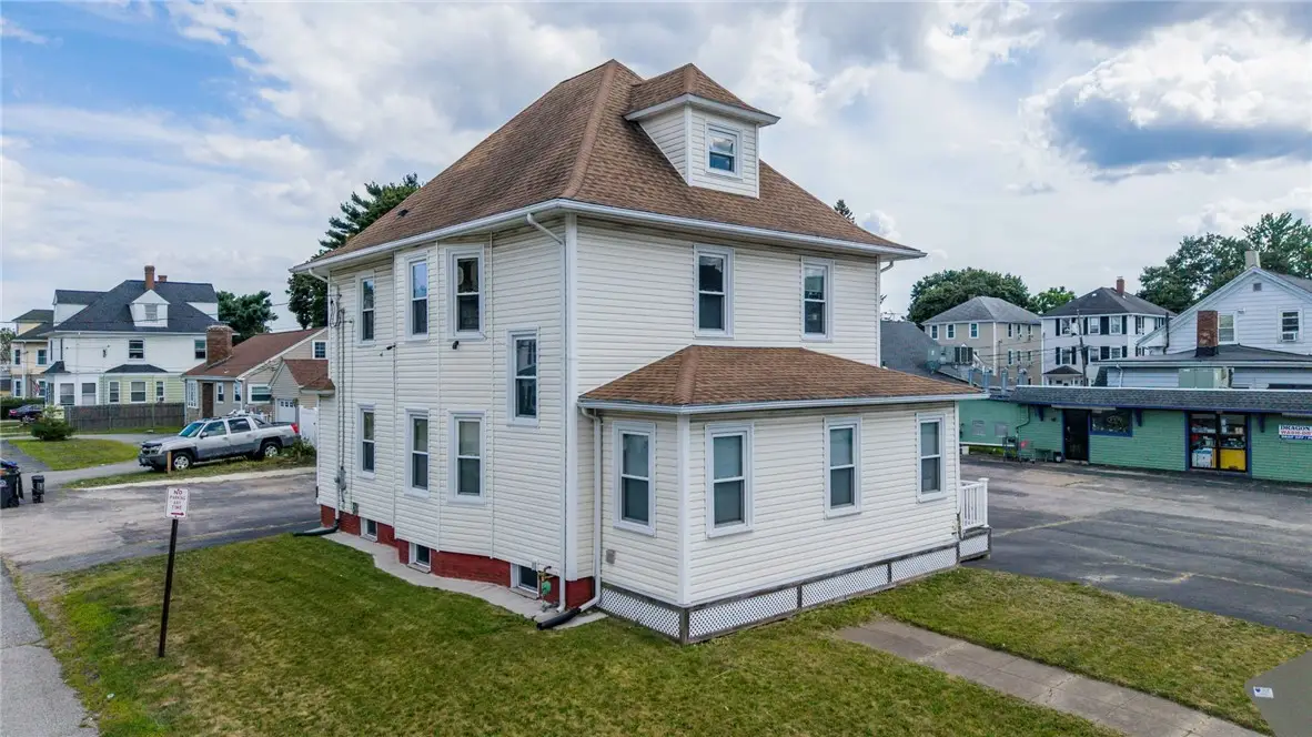 674 N Broadway, East Providence, RI 02914 - Image #1