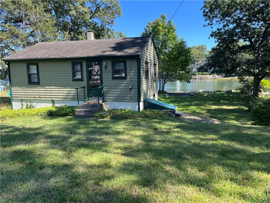 229 Earle Drive, North Kingstown, RI 02852 - Image #2