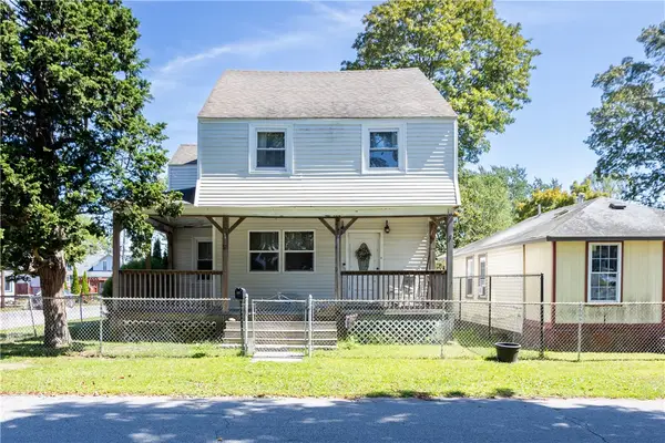 52 Uncas Street, Warwick, RI 02889