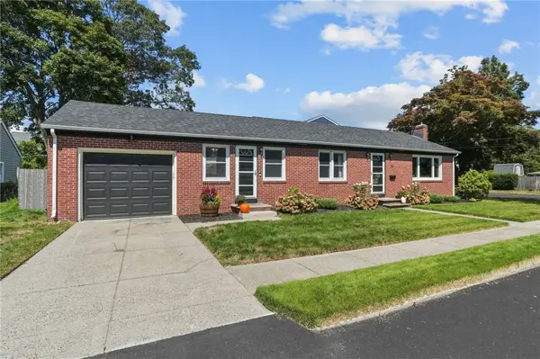 55 Longwood Avenue, Warwick, RI 02888