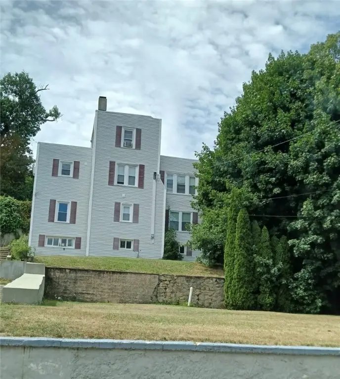 32 Summit Avenue, West Warwick, RI 02893 - Image #1