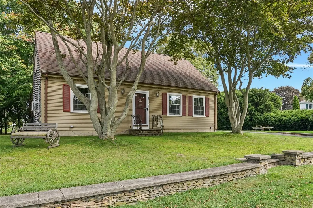 7 Annawamscutt Drive, Bristol, RI 02809 - Image #1