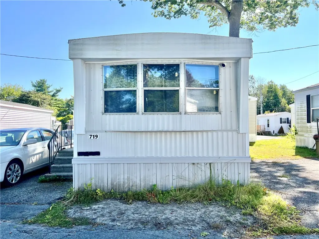 719 Forest Park Avenue, Middletown, RI 02842 - Image #1