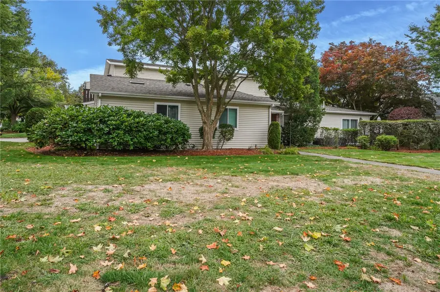 995 Williamsburg Circle, Warwick, RI 02886 - Image #3