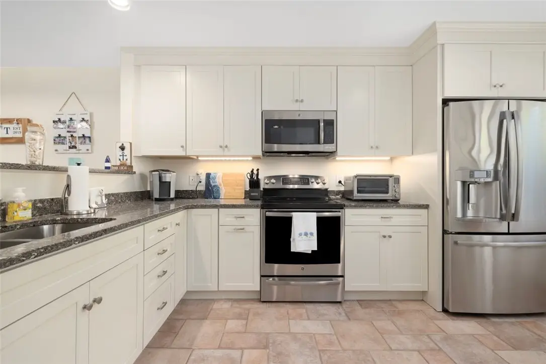 6 Pendleton Place, Narragansett, RI 02882 - #1