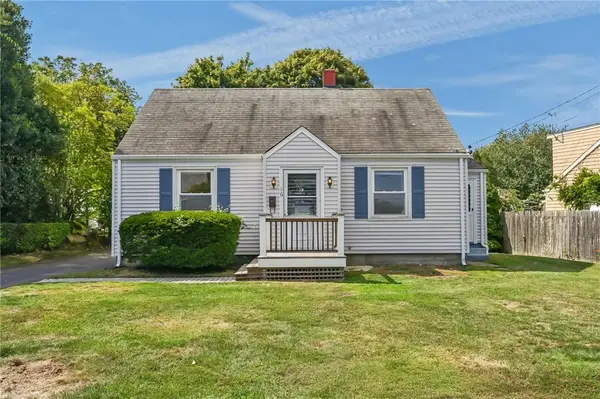 16 King Road, Middletown, RI 02842
