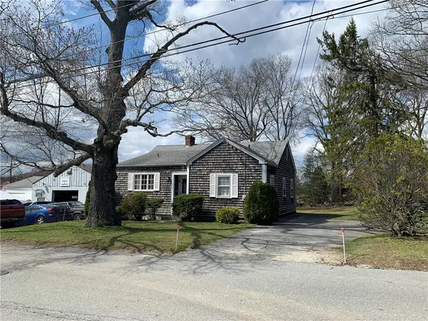 4 Harris Avenue, Warren, RI 02885