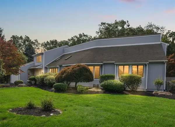 30 Dutchess Drive, Cranston, RI 02921