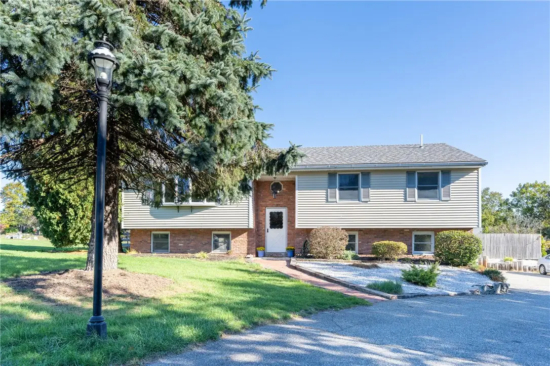 49 Dexter Street, Portsmouth, RI 02871 - Image #1