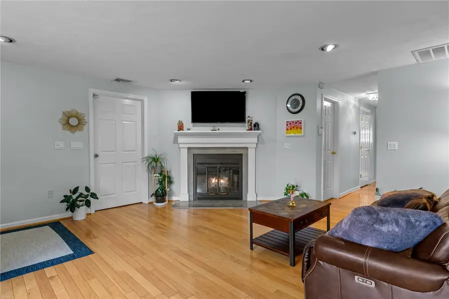 44 Knoll Place #D, North Providence, RI 02904 - Image #2