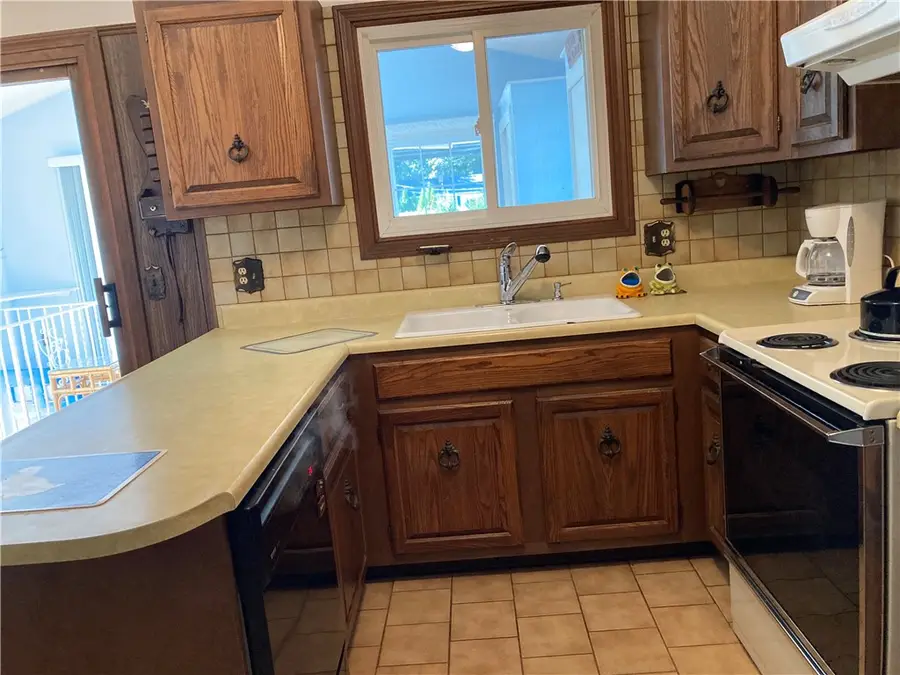 250 Ray Avenue, Woonsocket, RI 02895 - Image #3