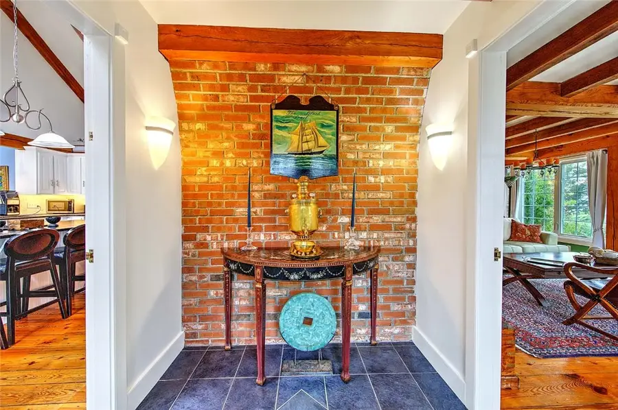 75 Macomber Lane, Portsmouth, RI 02871 - Image #2