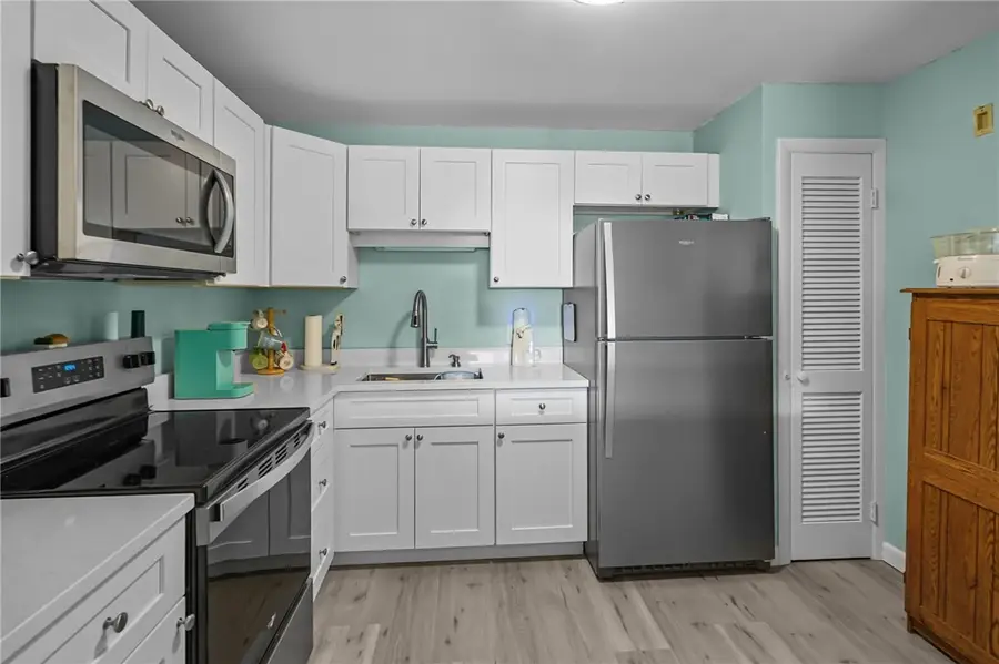 110 Pilgrim Parkway #8, Warwick, RI 02888 - Image #3