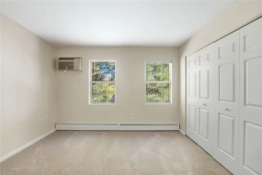 565 Quaker Lane #124, West Warwick, RI 02893 - Image #3