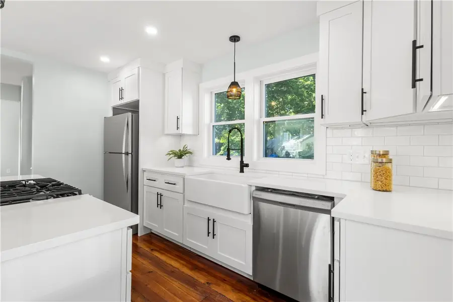 28 Manchester Street, Warwick, RI 02888 - Image #3