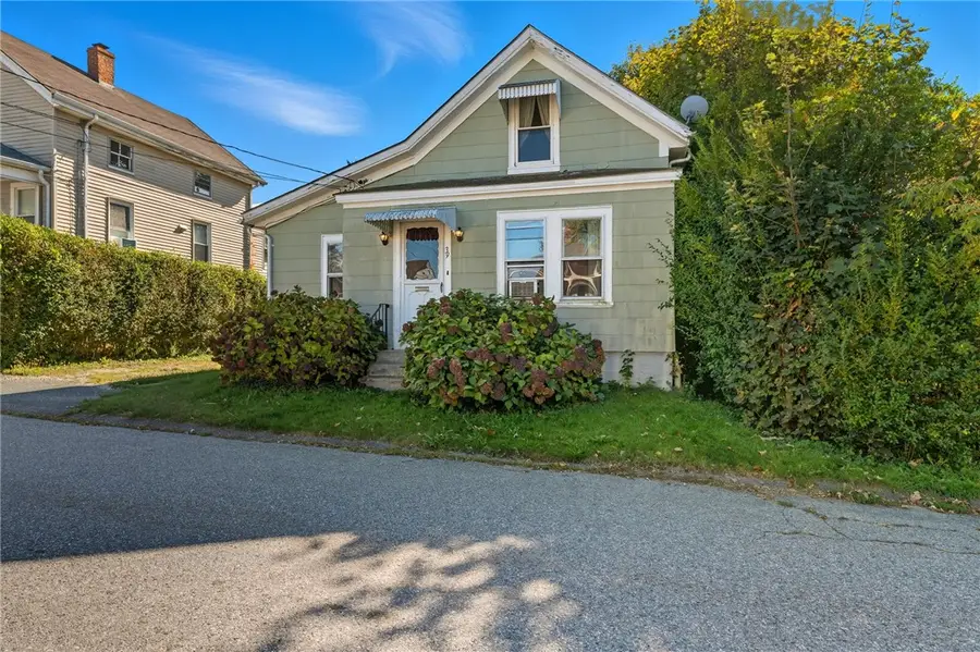 39 Hilton Street, Tiverton, RI 02878 - Image #2