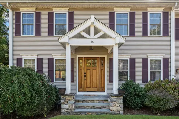 16 Taylor Lane, Warwick, RI 02886