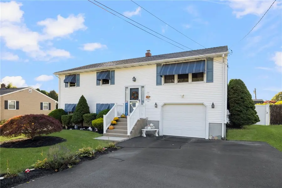 194 Kimberly Lane, West Warwick, RI 02893 - Image #2