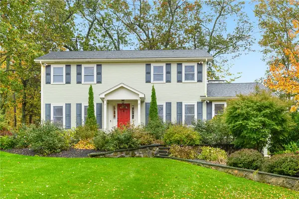 2 Woodvale Drive, Johnston, RI 02919