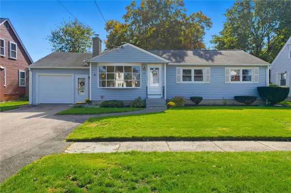 32 Omaha Boulevard, Warwick, RI 02889