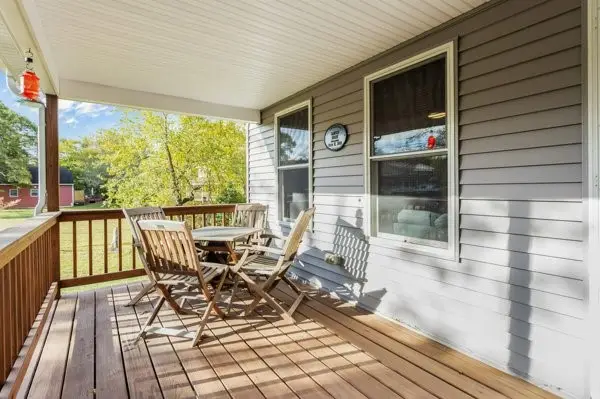 033 Alden Avenue, Portsmouth, RI 02871 - Image #2