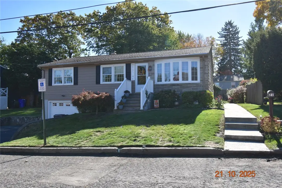 21 Young Street, North Providence, RI 02904 - Image #1