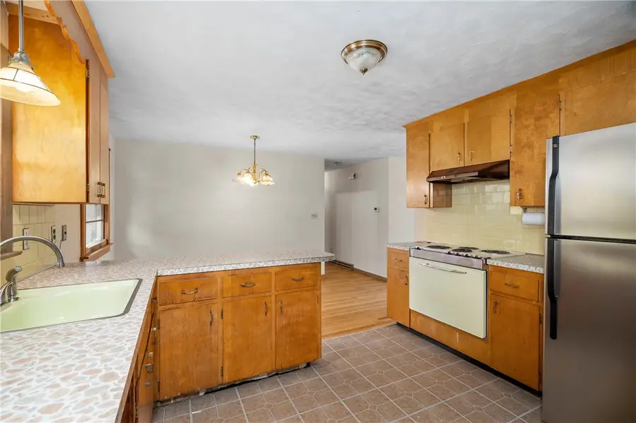 86 Forestdale Drive, Cumberland, RI 02864 - Image #3