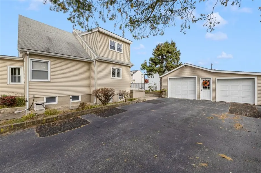 210 Crescent Avenue, Cranston, RI 02910 - Image #3