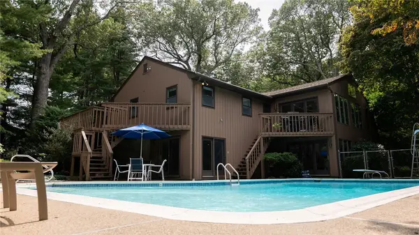 65 Huguenot Drive, East Greenwich, RI 02818