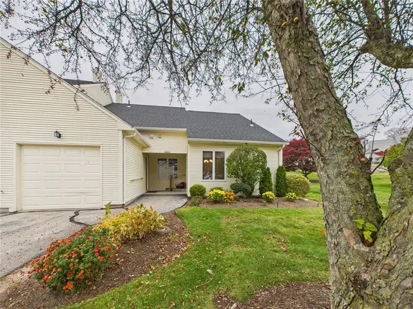 96 Nipmuc Trail #F, North Providence, RI 02904