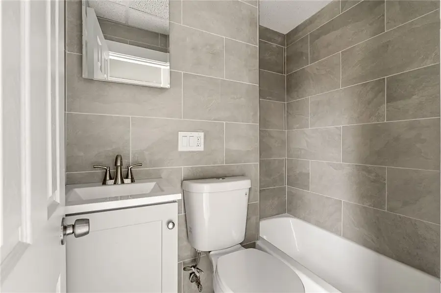 30 Metacomet Avenue, Rumford, RI 02916 - Image #3