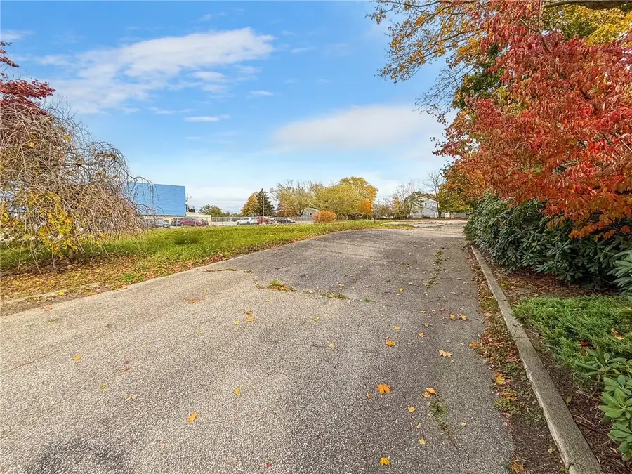 149 W Main Road, Middletown, RI 02842 - Image #3