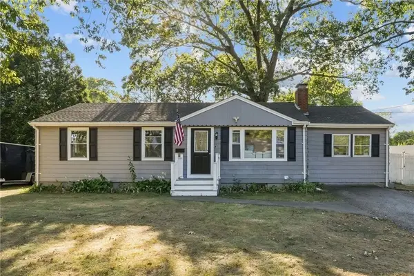 21 Lake Drive, North Kingstown, RI 02852