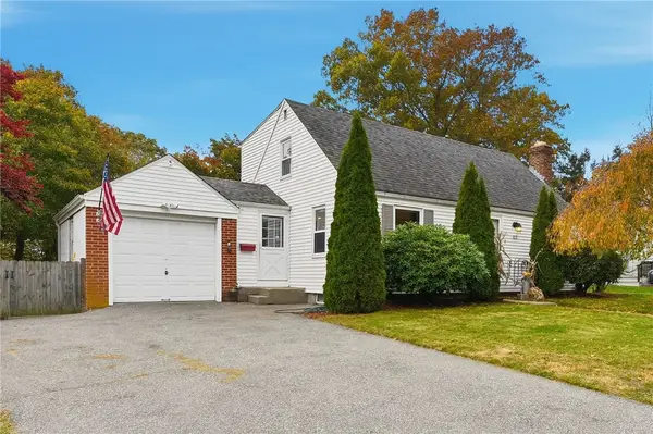 63 Massasoit Drive, Warwick, RI 02888