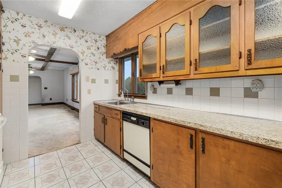 26 Chardon Drive, Portsmouth, RI 02871 - Image #2