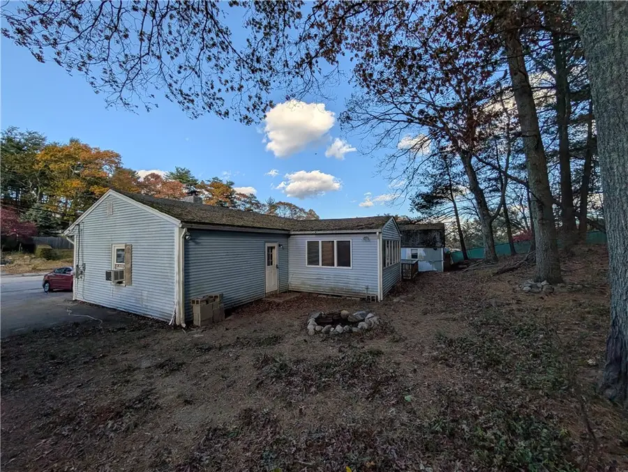 8 Grant Drive, Coventry, RI 02816 - Image #3