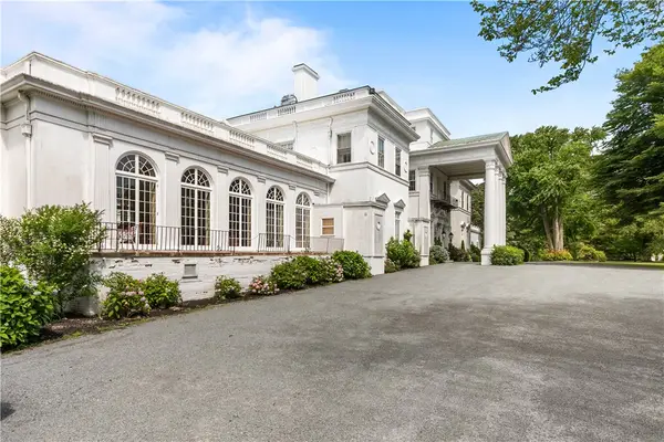 553 Bellevue Avenue #14, Newport, RI 02840