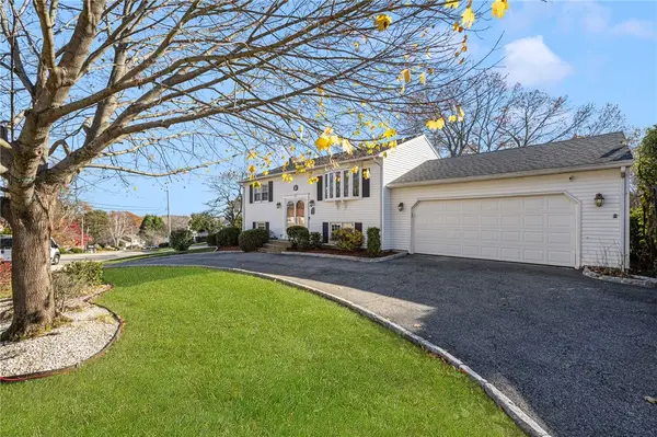 34 Silverwood Lane, West Warwick, RI 02893