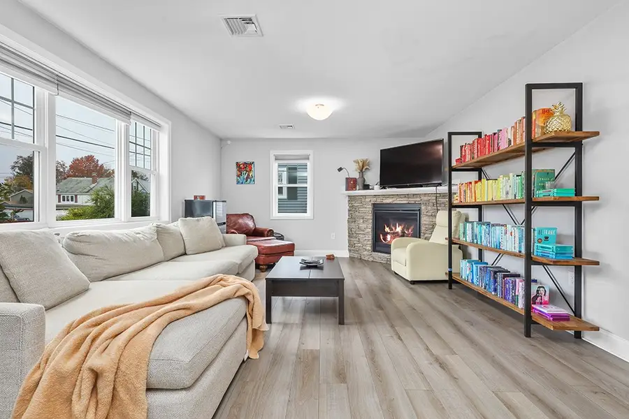 54 Raymond Street, East Providence, RI 02914 - Image #3