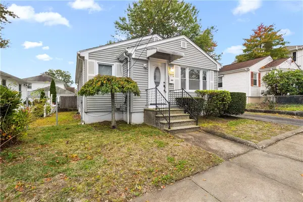 90 Farm Street, Providence, RI 02908