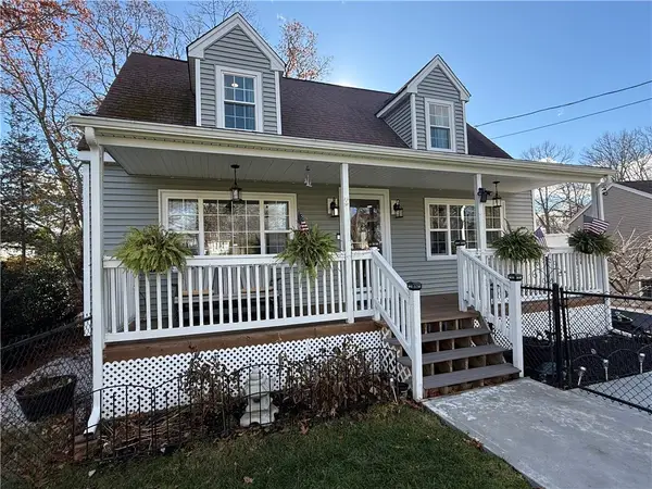 11 Woodside Avenue, Cumberland, RI 02864