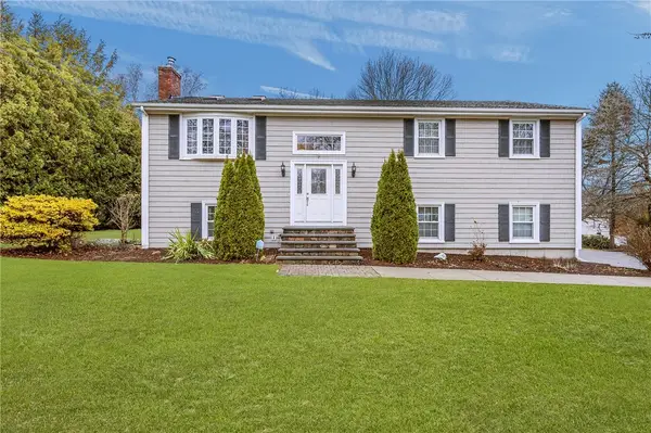 3 Betsy Drive, Bristol, RI 02809