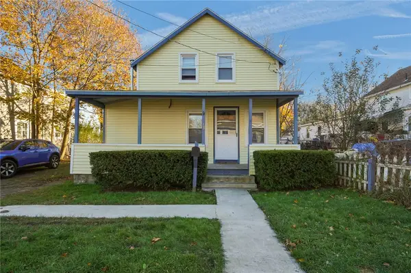 38 Pender Avenue, Warwick, RI 02889