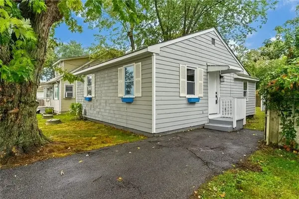 19 Curtis Street, Warwick, RI 02889