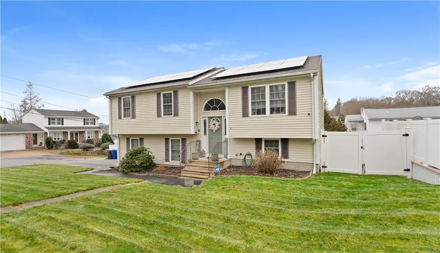 54 Centracchio Street, West Warwick, RI 02893 - Image #3