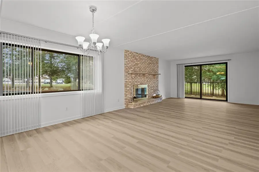 650 East Greenwich Avenue #6-101, West Warwick, RI 02893 - Image #2