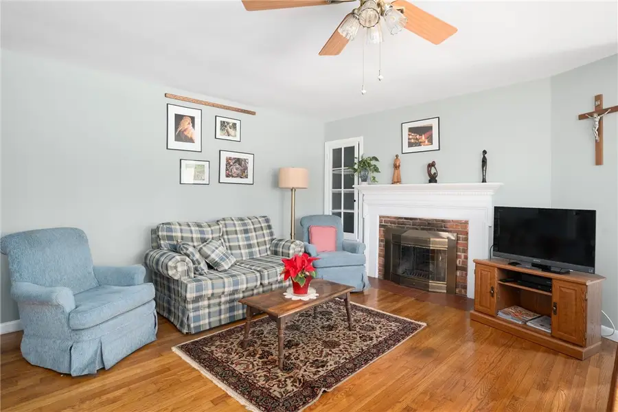 7 Restmere Terrace, Middletown, RI 02842 - Image #3