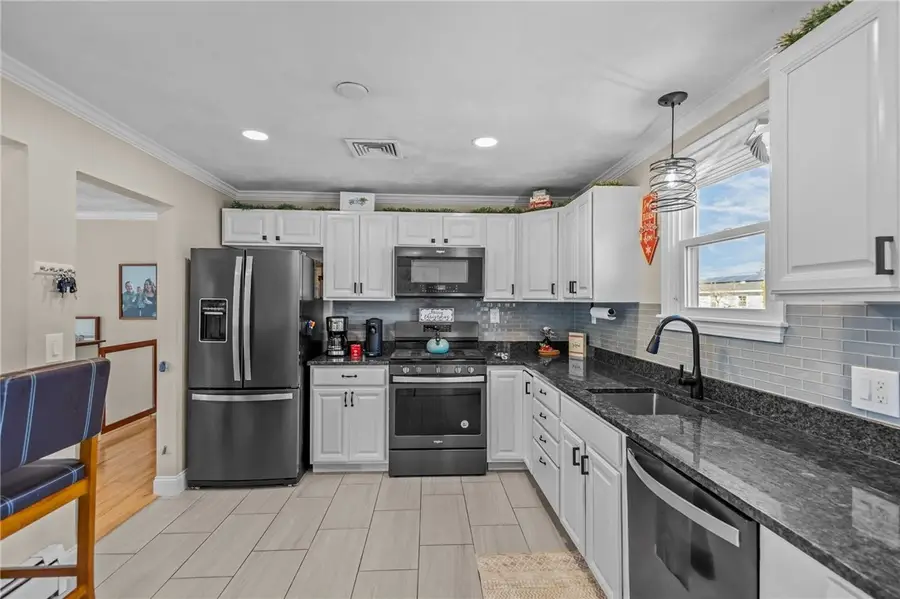 619 Smithfield Road, North Providence, RI 02904 - Image #3