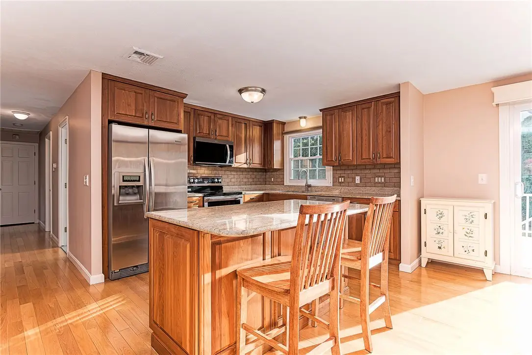 102 Moccasin Trail, Cranston, RI 02921 - Image #1