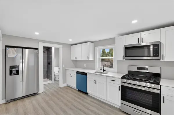 18 Huron Street, Warwick, RI 02889